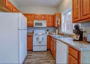 14 S Poplar St, Unit A in Oxford, OH - Building Photo - Building Photo