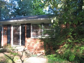 909 S Eastside Dr in Bloomington, IN - Building Photo