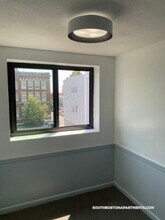 740 E 7th St, Unit 32 in Boston, MA - Foto de edificio - Building Photo