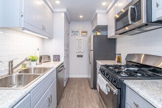 Agave Ridge Apartments in Phoenix, AZ - Building Photo - Building Photo