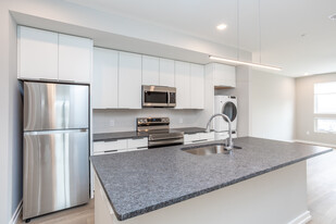 Mid Castle in Wilmington, NC - Building Photo