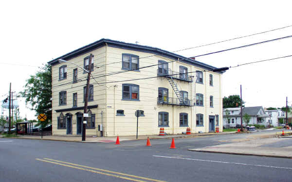 Rivers Bend Apartments in Riverside, NJ - Building Photo