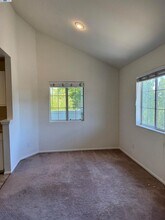 8145 Mountain View Dr, Unit H in Pleasanton, CA - Building Photo - Building Photo