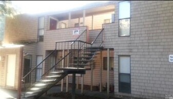 943 Civic Center Dr in Rohnert Park, CA - Building Photo