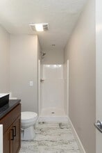 138 Sloan St in Franklin, NC - Foto de edificio - Building Photo