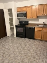 2343 Ogden Ave in Downers Grove, IL - Foto de edificio - Building Photo