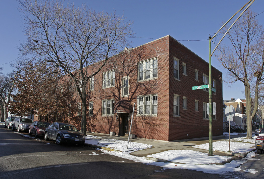 2234 W School St in Chicago, IL - Foto de edificio