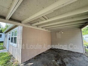 10233 Earl Dr in St. Louis, MO - Building Photo - Building Photo