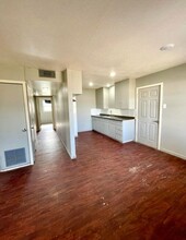 2438 E 30th St in Lubbock, TX - Building Photo - Building Photo