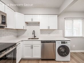 1985 Summit St in Columbus, OH - Building Photo - Building Photo