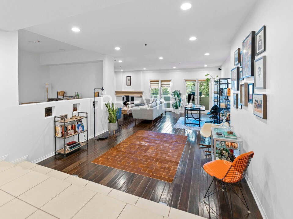 12011 Goshen Ave, Unit 202 in Los Angeles, CA - Building Photo