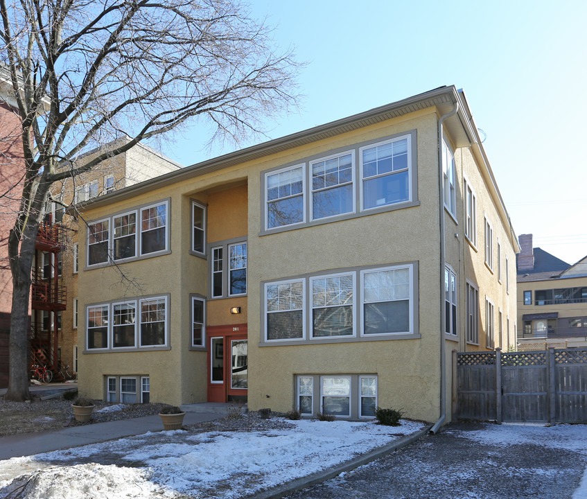 2011 Emerson Ave S in Minneapolis, MN - Building Photo