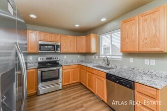 7325 Pearly Heath Rd in Colorado Springs, CO - Foto de edificio - Building Photo