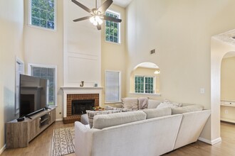 2260 Winthrope Way Dr in Alpharetta, GA - Building Photo - Building Photo