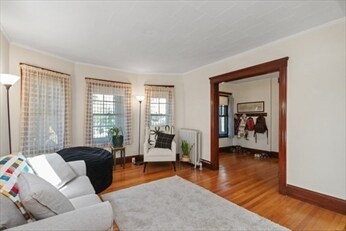 45 Keenan St, Unit 1 in Watertown, MA - Foto de edificio - Building Photo