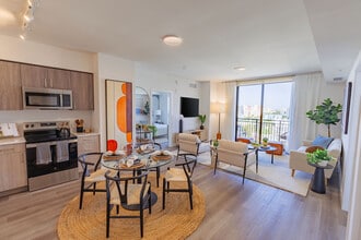 Gallery Marti Park in Miami, FL - Foto de edificio - Building Photo