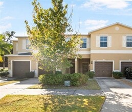 2108 Golden Falcon Dr in Ruskin, FL - Building Photo - Building Photo