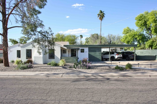 2310 E Virginia Ave in Phoenix, AZ - Building Photo - Building Photo