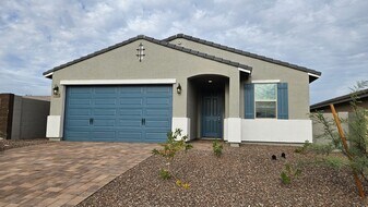 19958 W Badgett Ln in Litchfield Park, AZ - Building Photo