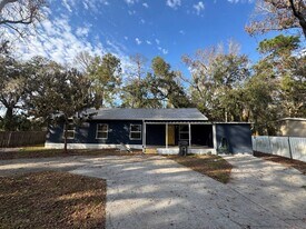 930 Reynolds Rd in Lakeland, FL - Building Photo