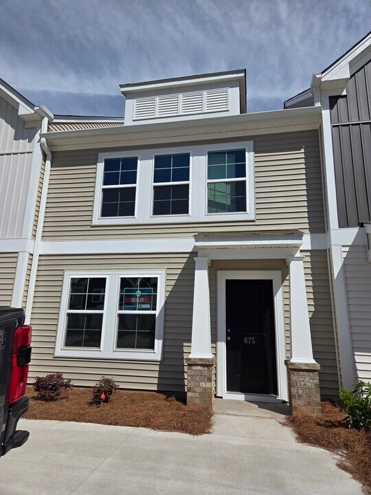 675 Blossom Run in Spartanburg, SC - Building Photo