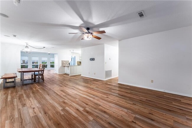 17 Mellor Ln in Bella Vista, AR - Foto de edificio - Building Photo