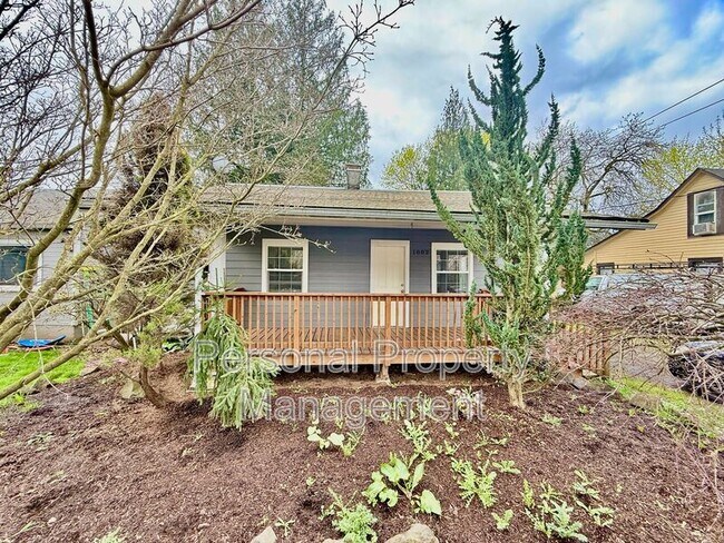 property at 1802 SE 7th Ave