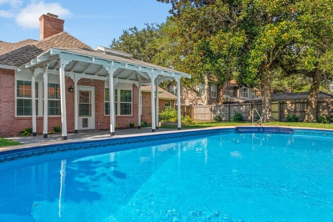 property at 508 Garden Oaks Cove