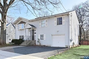 173 Willowdale Ave in Montclair, NJ - Building Photo