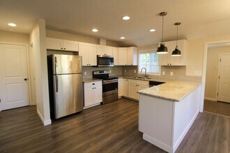 860 Boxwood Ln SE in Salem, OR - Building Photo - Building Photo