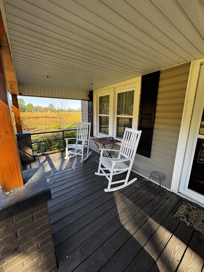 2728 W Barr Rd in Chocowinity, NC - Building Photo - Building Photo