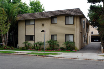 951 Virginia St in El Segundo, CA - Foto de edificio - Building Photo