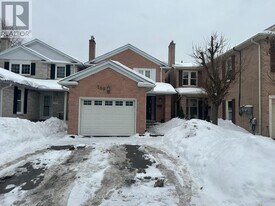 100 Gilmore Crescent in Vaughan, ON - Building Photo