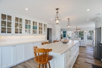 229 1st Ave in Manasquan, NJ - Foto de edificio - Building Photo