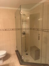 413 Swallow Dr in Miami Springs, FL - Foto de edificio - Building Photo