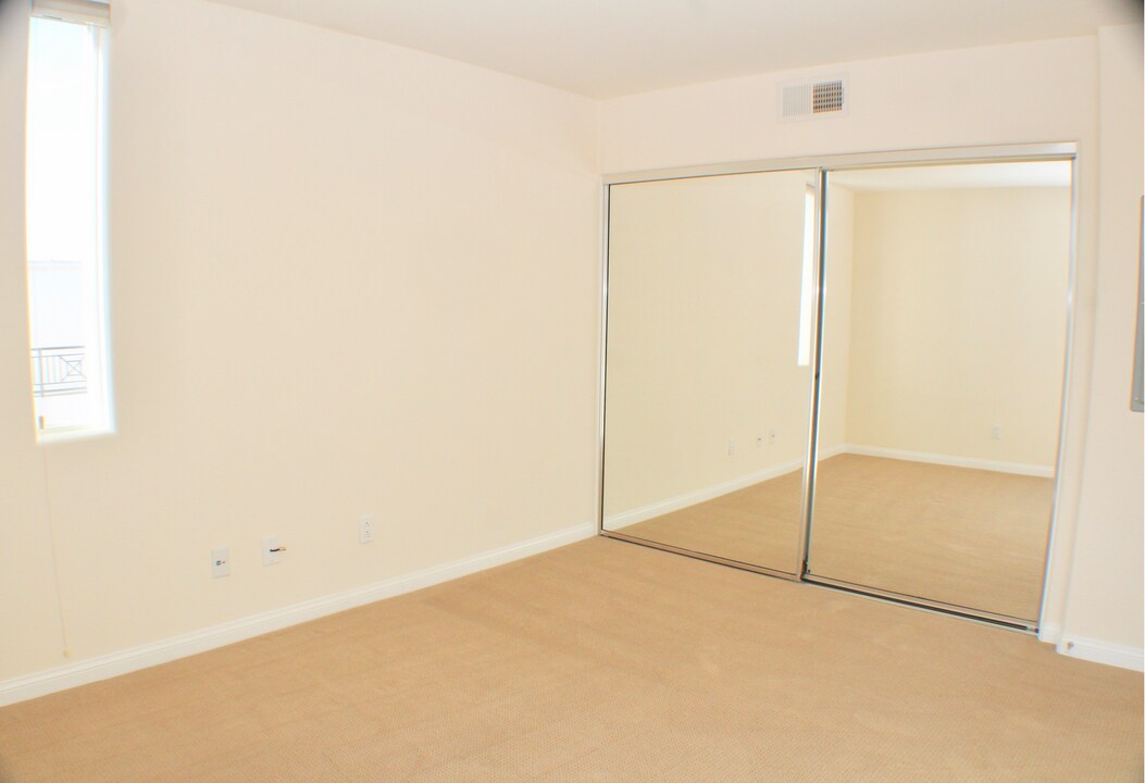 924 Hornblend St in San Diego, CA - Building Photo