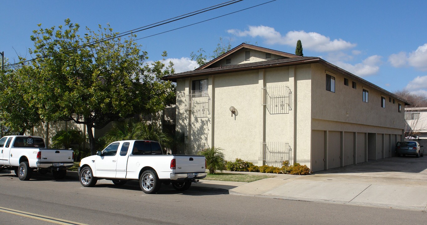 140 Wells Ave in El Cajon, CA - Building Photo