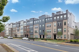 Overlook at Dulles Tech in Herndon, VA - Building Photo - Building Photo