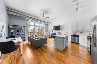 950 W Monroe St in Chicago, IL - Building Photo - Building Photo