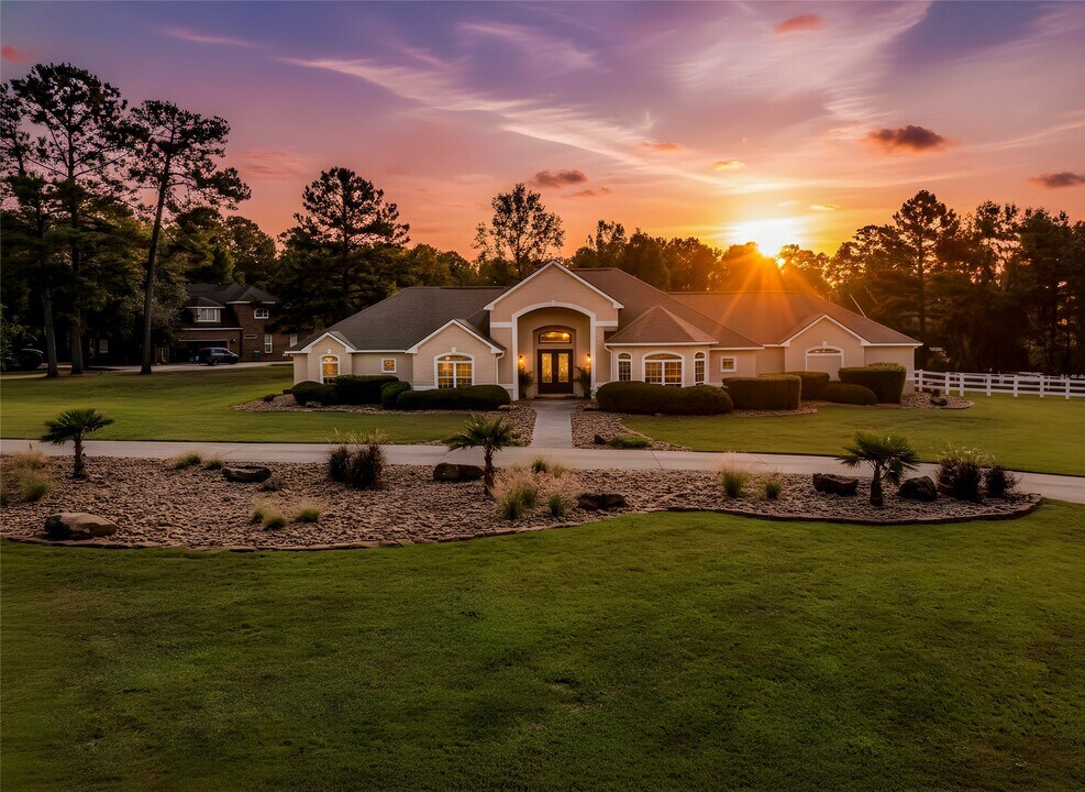 11601 King George Ct in Montgomery, TX - Building Photo