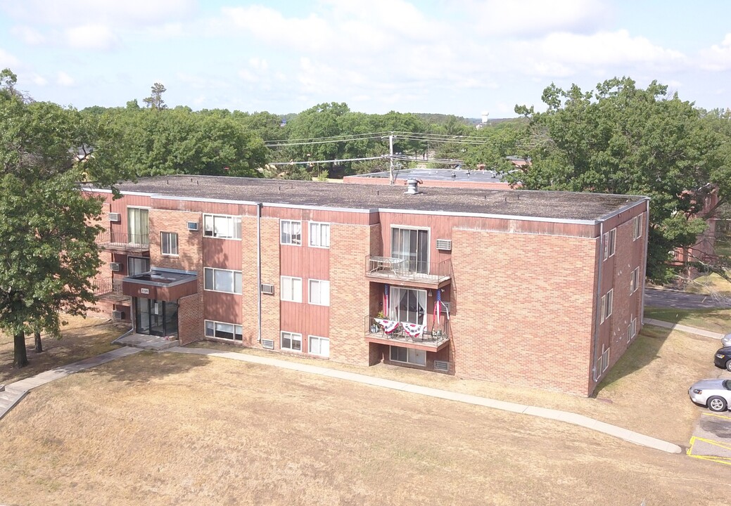 Bonneywoode Arms Apartments in Brainerd, MN - Foto de edificio