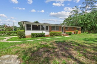 3904 Via De La Reina in Jacksonville, FL - Building Photo - Building Photo