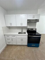 2588 NE 182nd Terrace in North Miami Beach, FL - Building Photo