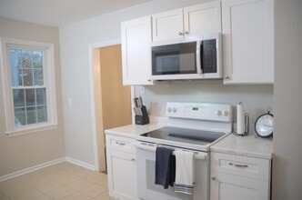 2516 Derwent Dr SW in Roanoke, VA - Building Photo - Building Photo