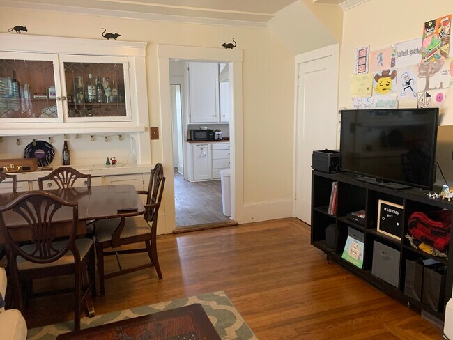 2542 Hillegass Ave in Berkeley, CA - Building Photo - Building Photo