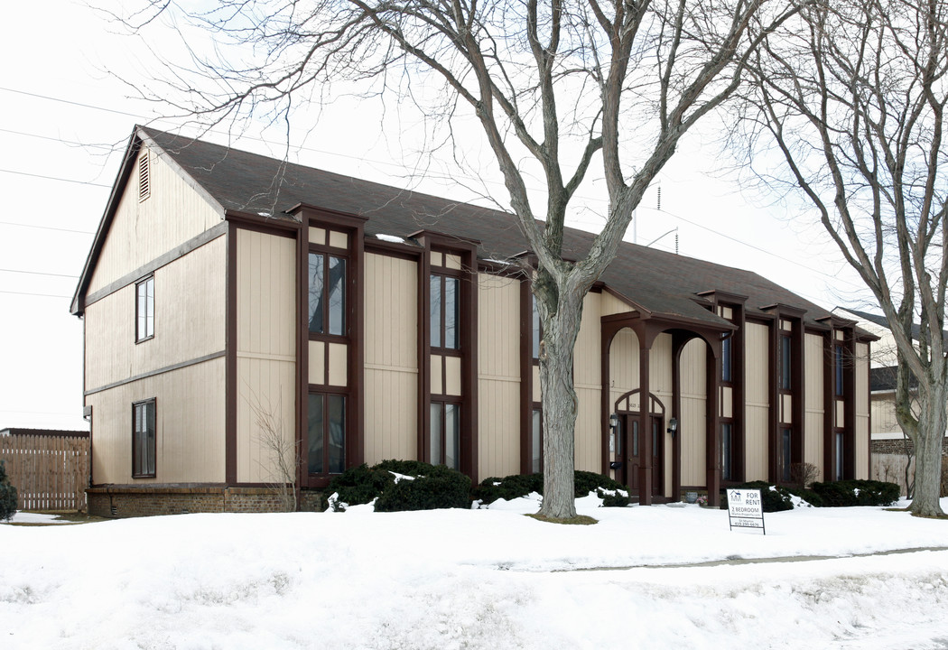 5623 Ryewyck Dr in Toledo, OH - Foto de edificio