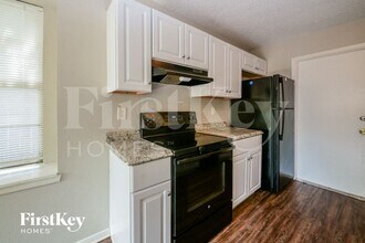 702 Dana Dr in Converse, TX - Building Photo - Building Photo