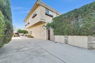 2006 Manhattan Beach Blvd in Redondo Beach, CA - Building Photo