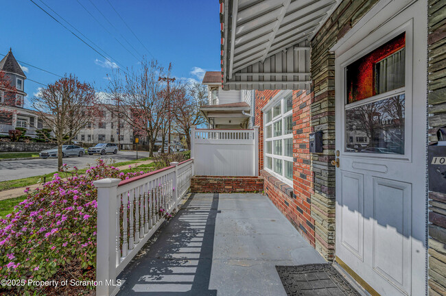 1017 Webster Ave in Dunmore, PA - Building Photo - Building Photo