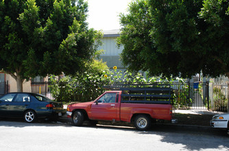 921 S Berendo St in Los Angeles, CA - Building Photo - Building Photo